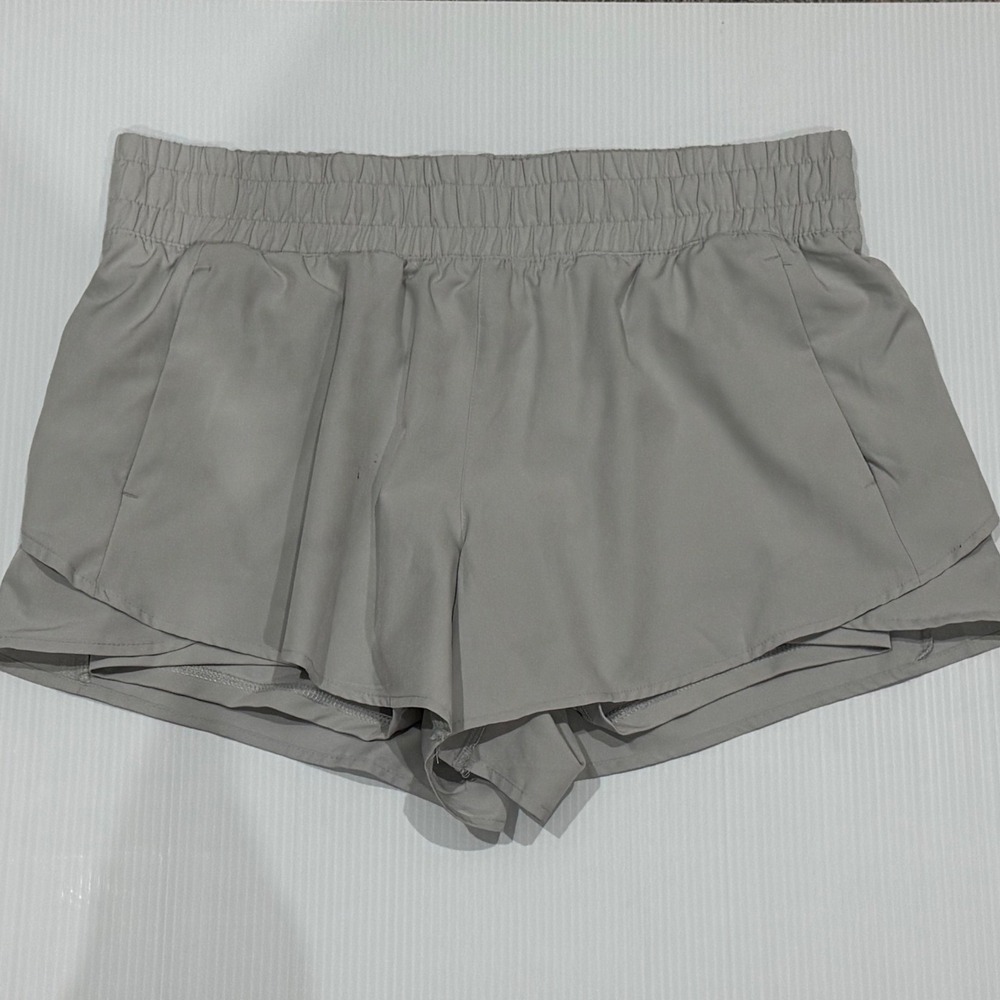 Avia Womens Light Gray Active Running Shorts Smocked Waist Pockets Size L 12-14